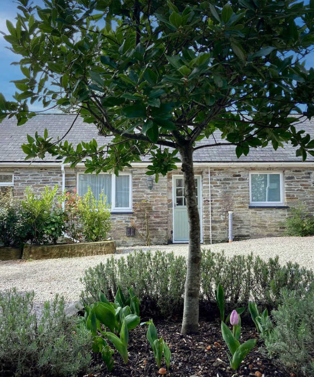 Garden_Lodge_Courtyard_Web_Optimised_1200x900